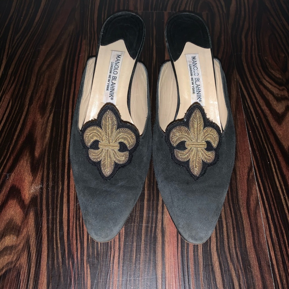 VINTAGE Manolo Blahnik kitten heels